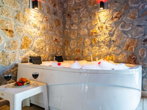  gece  -  Kasım
  | Kalkan Akbel’de Jakuzili ve Isıtmalı Havuzlu Muhafazakar Kiralık Villa | 4 Kişilik Tatil